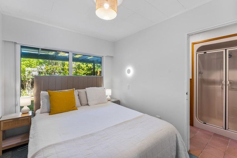 Photo of property in 8 Ara Kuaka, Waikanae Beach, Waikanae, 5036