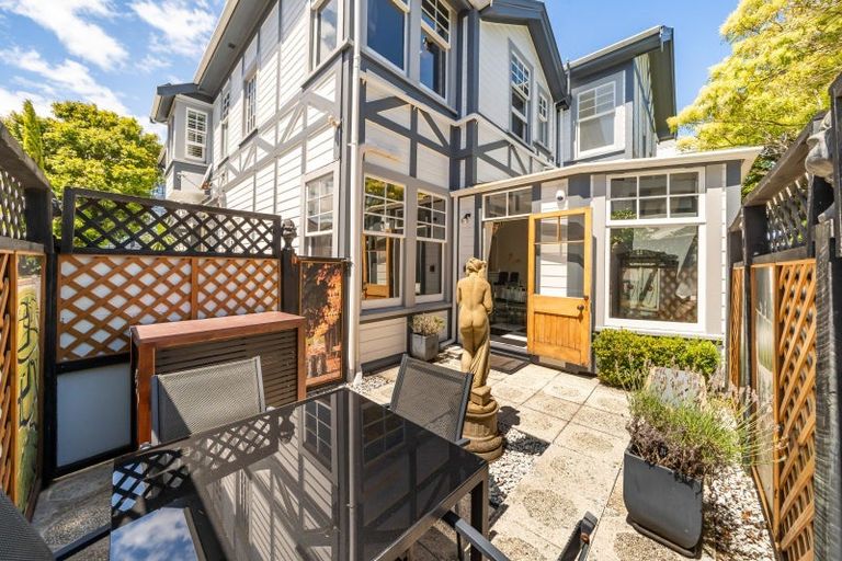 Photo of property in 24 Hobson Street, Thorndon, Wellington, 6011