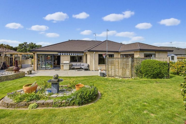 Photo of property in 166 Milne Drive, Paraparaumu, 5032
