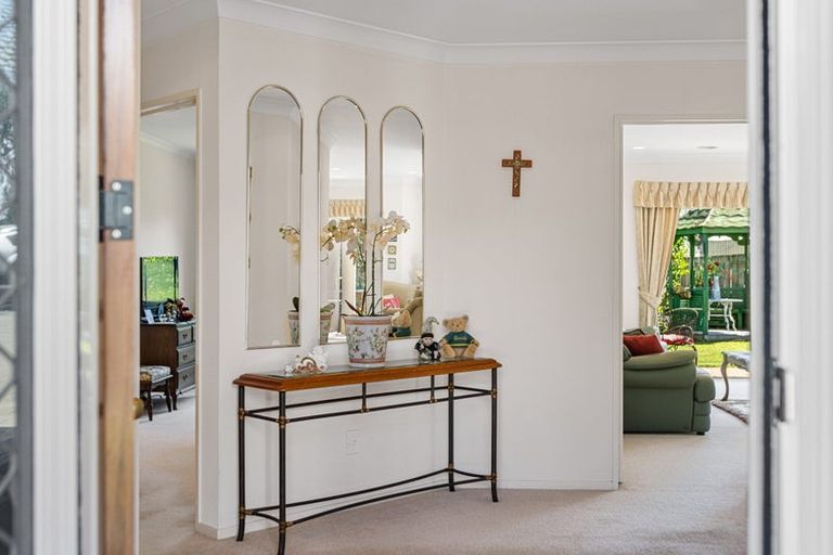 Photo of property in 5 Burleigh Place, Rototuna, Hamilton, 3210