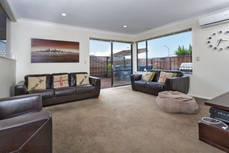 Photo of property in 1/19 Simmental Crescent, Somerville, Auckland, 2014