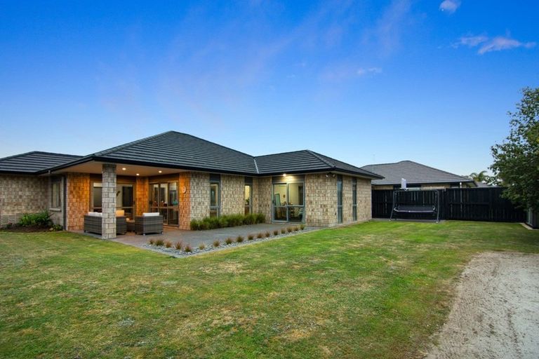 Photo of property in 9 Allgood Place, Rototuna North, Hamilton, 3210