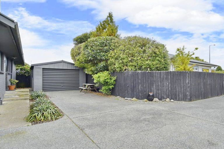 Photo of property in 2/18 Wairakei Road, Strowan, Christchurch, 8052