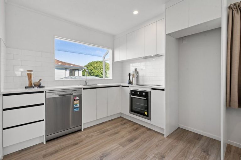 Photo of property in 1/5 Myna Place, Weymouth, Auckland, 2103