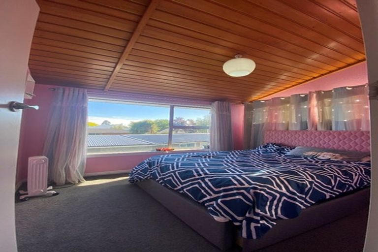 Photo of property in 294 Main North Road, Redwood, Christchurch, 8051