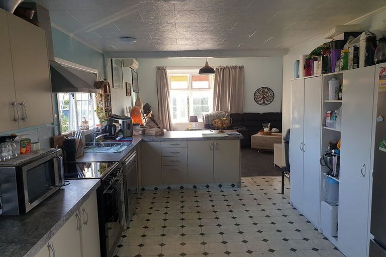 Photo of property in 211 Willowpark Road South, Hastings, 4122