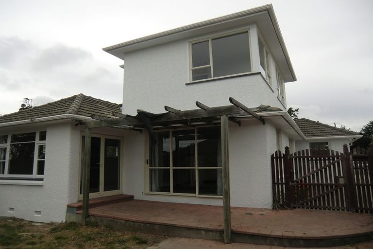 Photo of property in 1/70 Sawyers Arms Road, Northcote, Christchurch, 8052