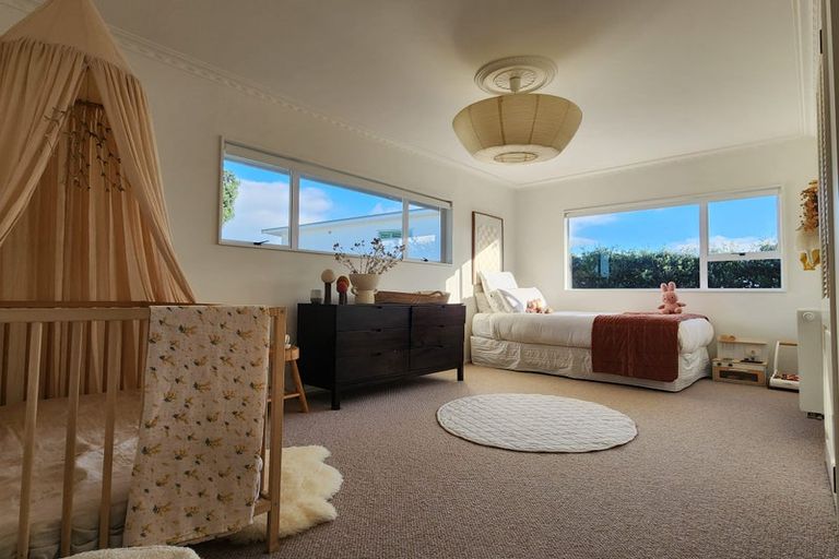 Photo of property in 22 Mcfarlane Street, Oakura, 4314