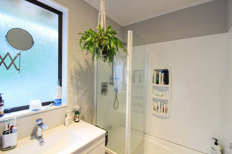 Photo of property in 32 Owhiti Street, Titahi Bay, Porirua, 5022