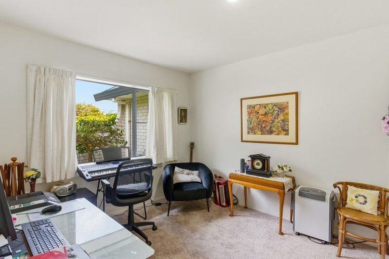 Photo of property in 5 Rimu Street, Waikanae, 5036