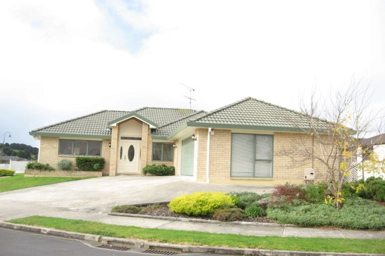 Photo of property in 7 Norman Close, The Gardens, Auckland, 2105