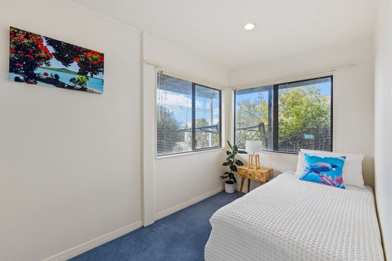 Photo of property in 16 Kahurangi Place, Snells Beach, 0920