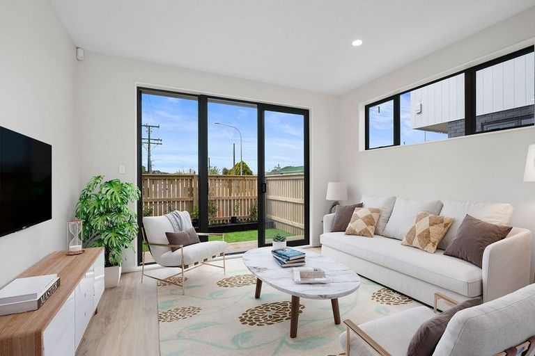 Photo of property in 1/88 Gloria Avenue, Te Atatu Peninsula, Auckland, 0610