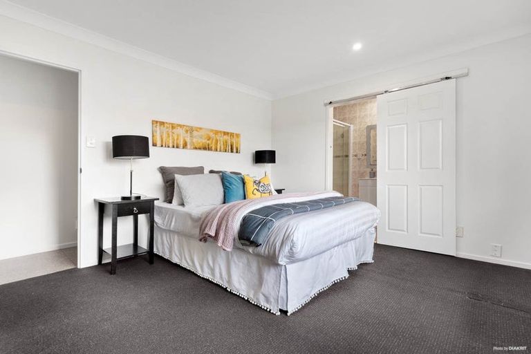 Photo of property in 2 Tullis Place, Burswood, Auckland, 2013