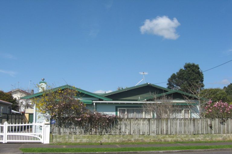 Photo of property in 55 Hine Street, New Plymouth, 4310