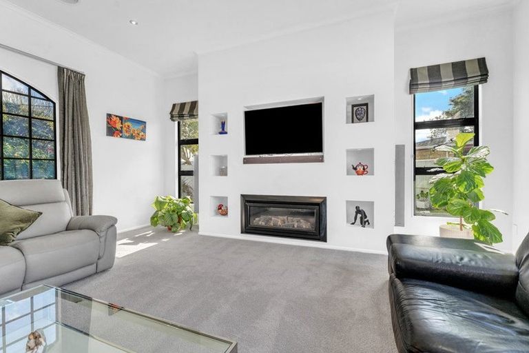 Photo of property in 37 Vincent Street, Waterloo, Lower Hutt, 5011