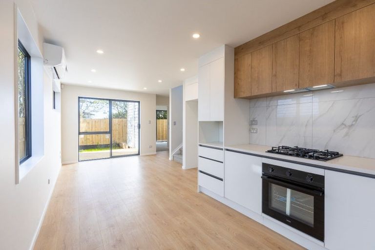 Photo of property in 6d Kaweka Street, New Lynn, Auckland, 0600