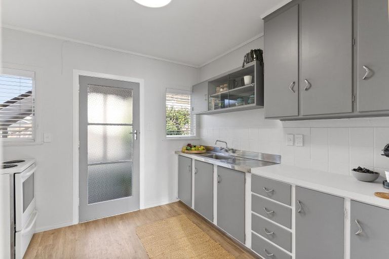 Photo of property in 2/4 Cecil Road, Milford, Auckland, 0620