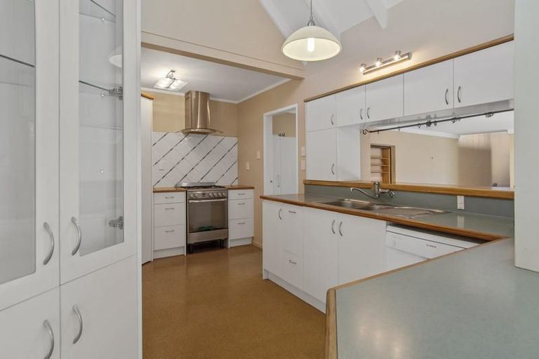 Photo of property in 10 Pamir Place, Welcome Bay, Tauranga, 3112