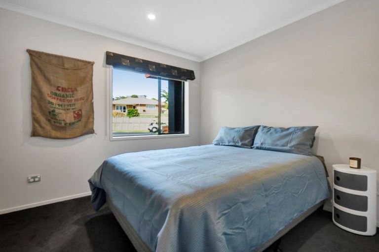 Photo of property in 19 Ashmore Drive, Frankleigh Park, New Plymouth, 4310