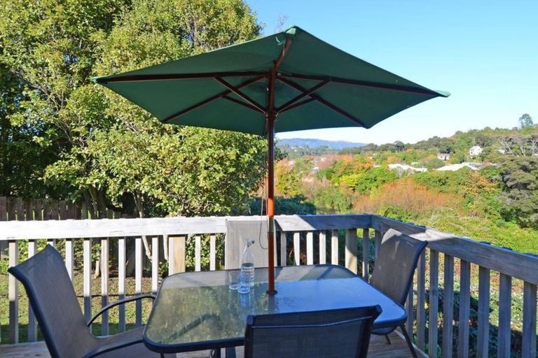 Photo of property in 15 Edmund Lomas Grove, Birchville, Upper Hutt, 5018