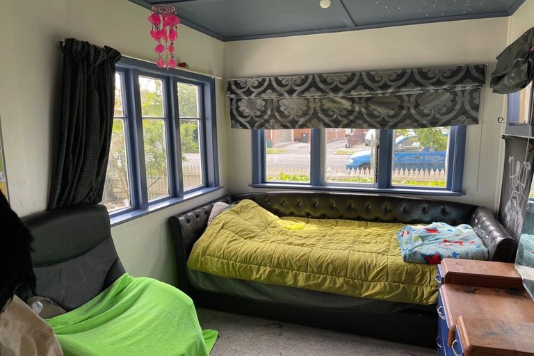 Photo of property in 28 Chelwood Street, Takaro, Palmerston North, 4412