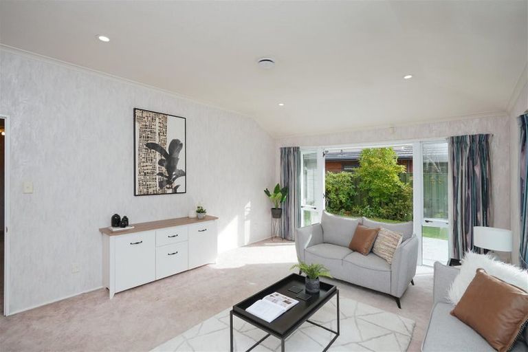 Photo of property in 33 Peer Street, Upper Riccarton, Christchurch, 8041