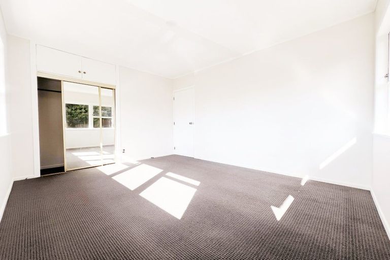 Photo of property in 12 Megan Avenue, Pakuranga Heights, Auckland, 2010