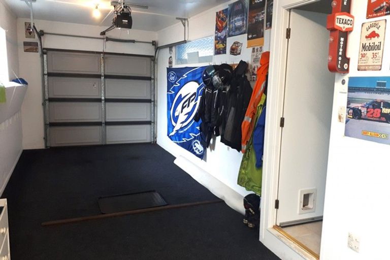 Photo of property in 20 Edgewater Grove, Orewa, 0931