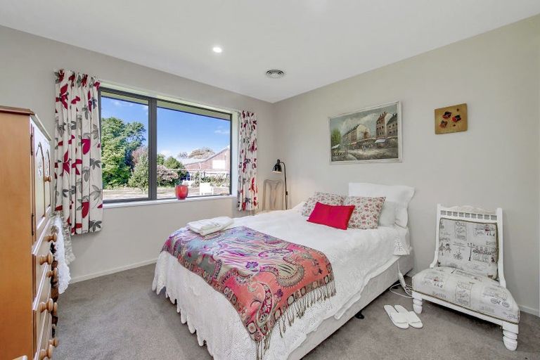 Photo of property in 17 Bridge Street, Southbridge, 7602