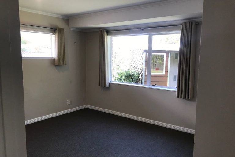 Photo of property in 12 Suncrest Drive, West Harbour, Auckland, 0618