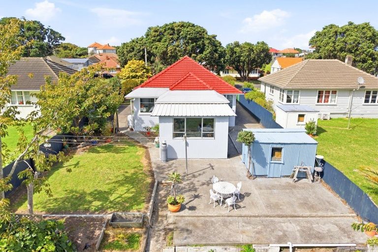 Photo of property in 42 Harper Street, Gonville, Whanganui, 4501