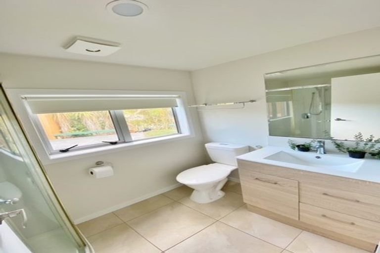 Photo of property in 67 Ravenwood Drive, Forrest Hill, Auckland, 0620