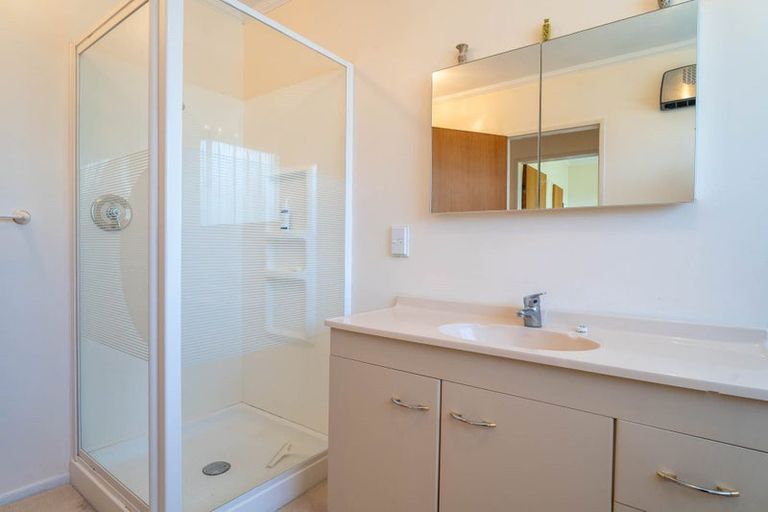 Photo of property in 48 Oriel Avenue, Tawa, Wellington, 5028