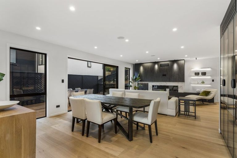 Photo of property in 28a Oliver Twist Avenue, Mellons Bay, Auckland, 2014