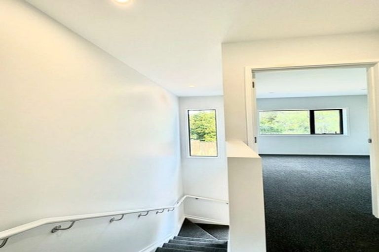 Photo of property in 4/8 Valron Road, Te Atatu South, Auckland, 0602