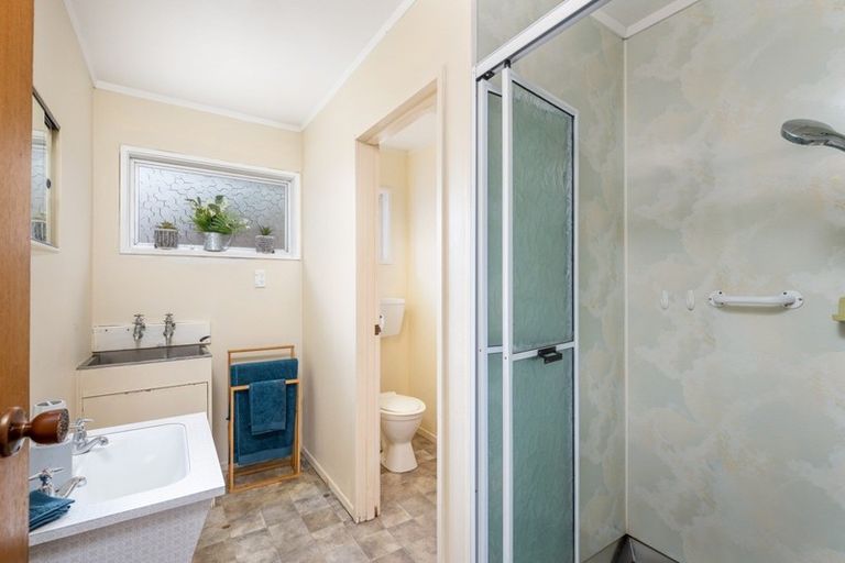 Photo of property in 1/6 Waterloo Place, Westown, New Plymouth, 4310