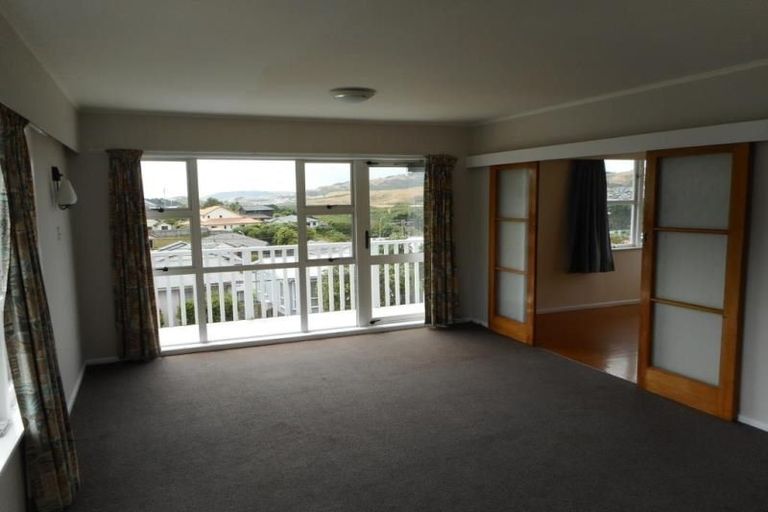 Photo of property in 21 Kahikatea Grove, Paparangi, Wellington, 6037