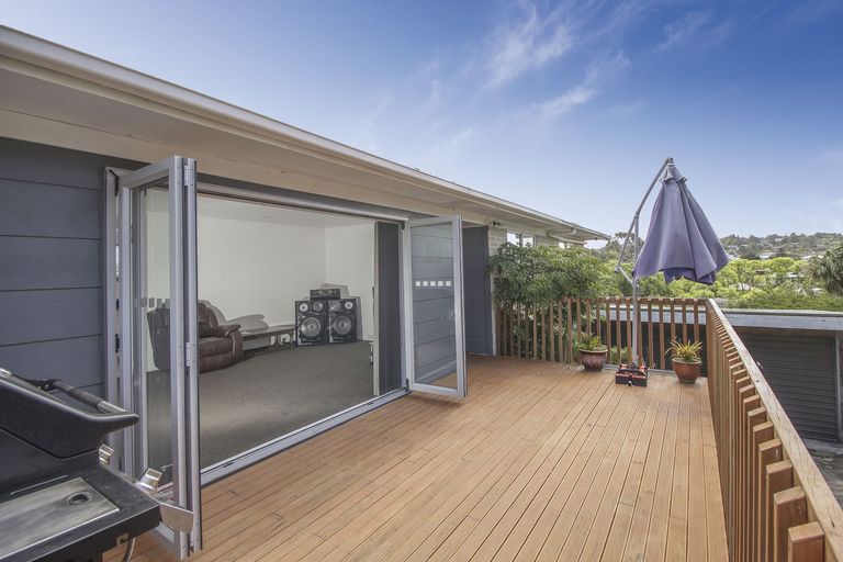 Photo of property in 34 Arlette Place, Massey, Auckland, 0614