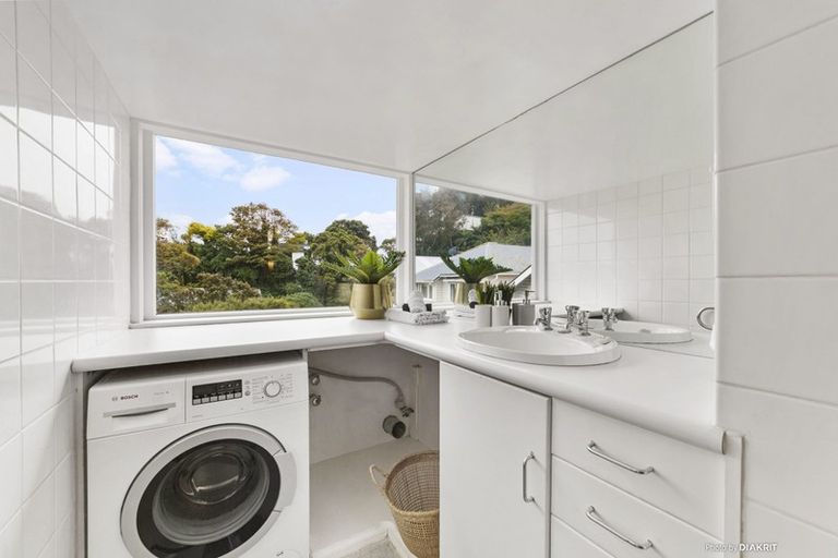 Photo of property in Ambassador Flats, 6/7 Maurice Terrace, Te Aro, Wellington, 6011