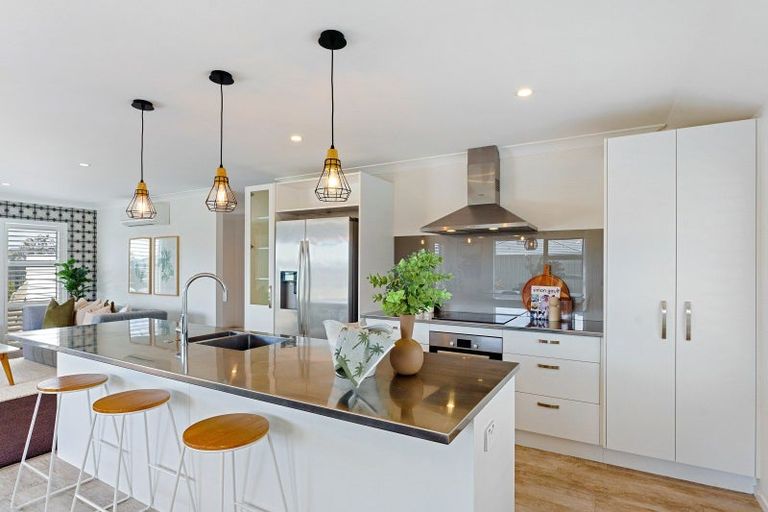 Photo of property in 45 Seagrass Place, Otaki Beach, Otaki, 5512