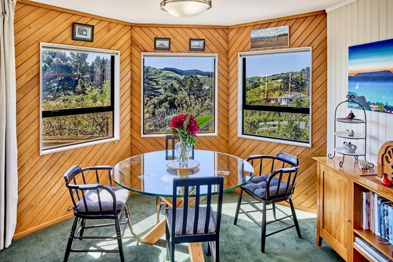 Photo of property in 20 Grays Road, Plimmerton, Porirua, 5026