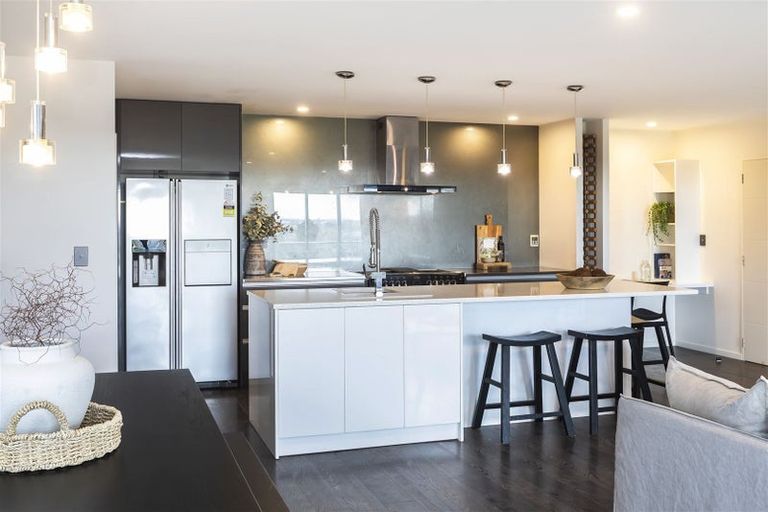 Photo of property in 300 Centaurus Road, Hillsborough, Christchurch, 8022