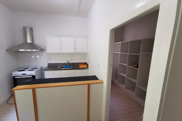 Photo of property in 2/37 Wilton Road, Wadestown, Wellington, 6012