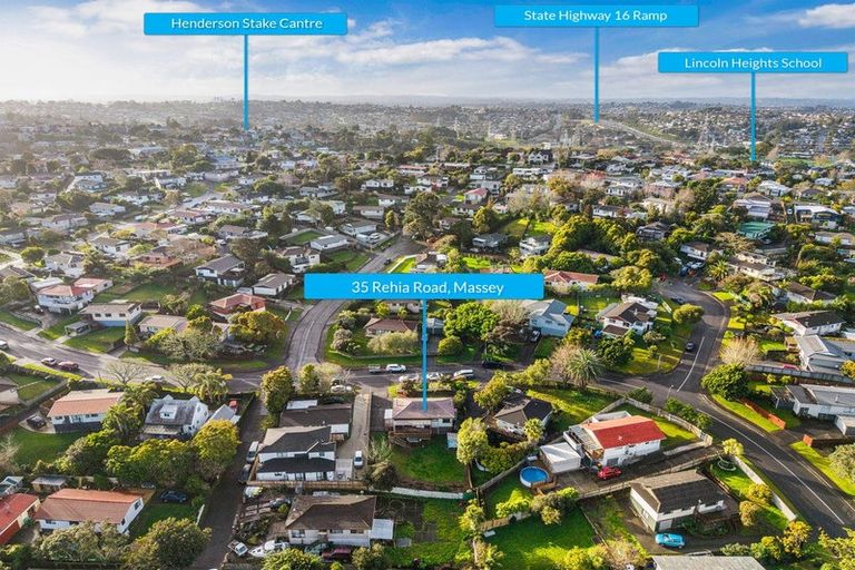Photo of property in 35 Rehia Road, Massey, Auckland, 0614