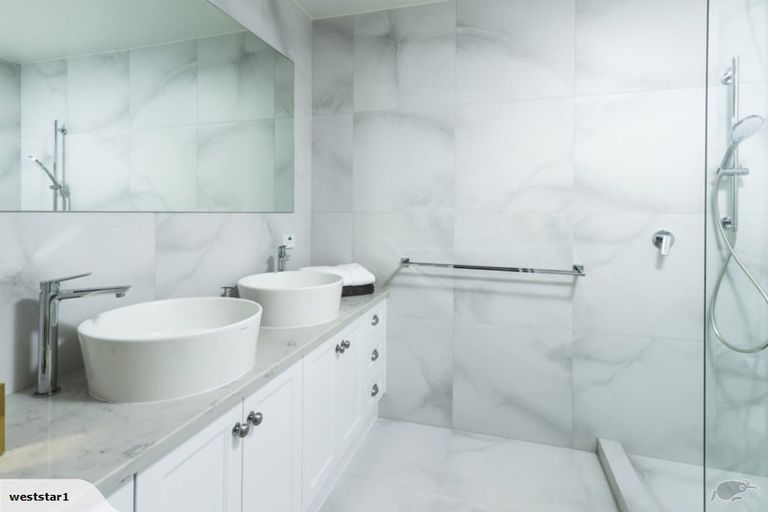 Photo of property in 2/15 Saltburn Road, Milford, Auckland, 0620