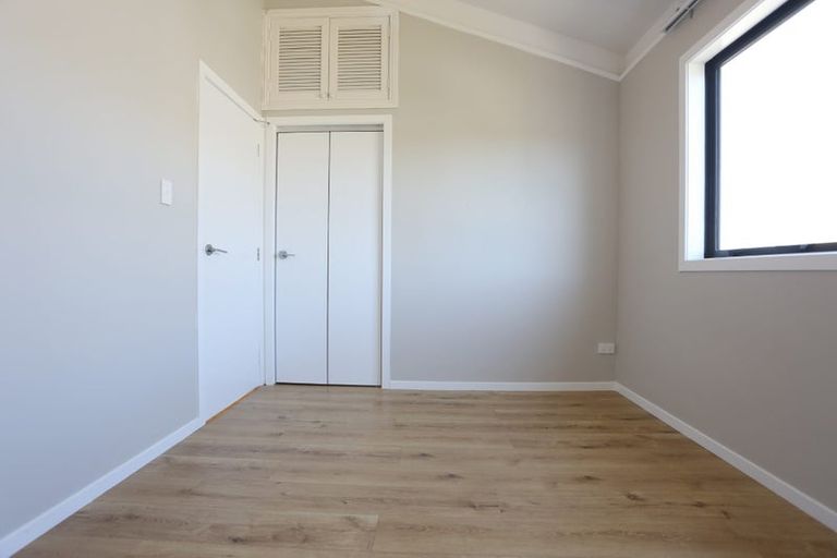 Photo of property in 128 Beach Road, Castor Bay, Auckland, 0620