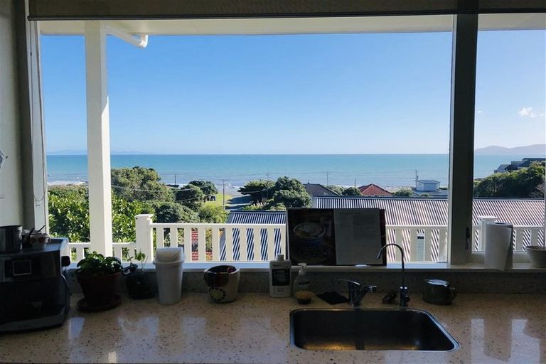 Photo of property in 15 Kainui Road, Raumati South, Paraparaumu, 5032