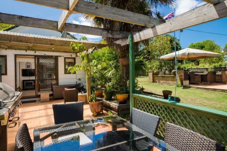 Photo of property in 18 Mcentee Road, Waitakere, Auckland, 0816