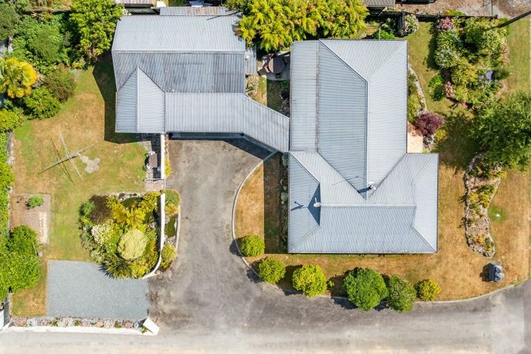 Photo of property in 2 Milton Street, Murchison, 7007